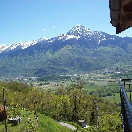 Apartment Casa Delle Camelie Sorico